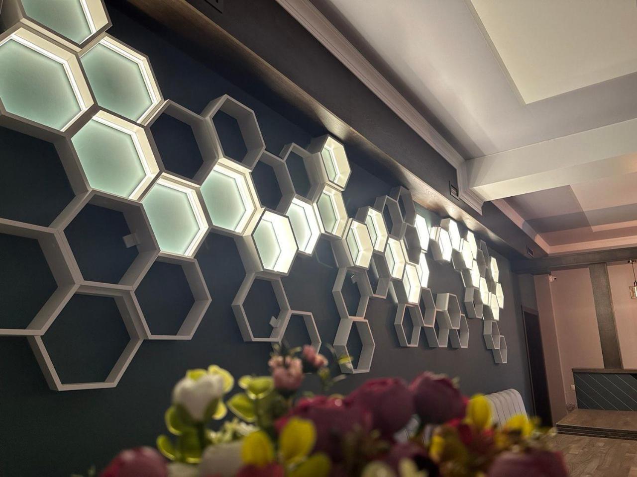 Grand Way Hotel Taras Exterior foto