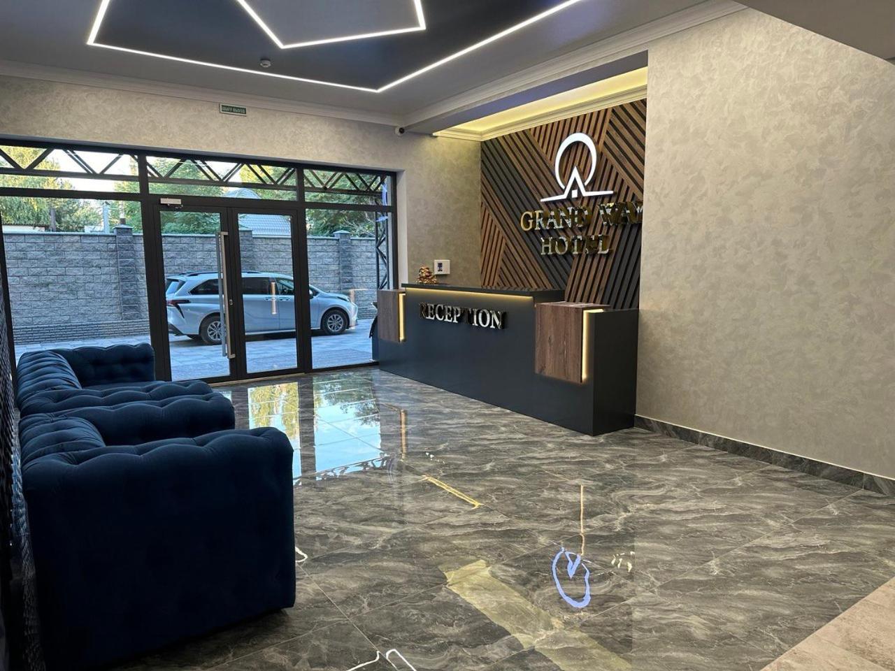 Grand Way Hotel Taras Exterior foto